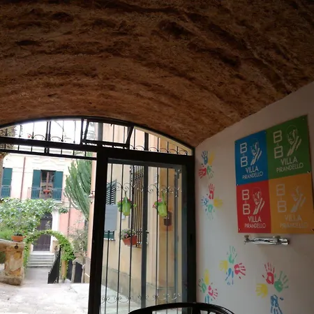 לינה וארוחת בוקר Mansion Pirandello אגריג'נטו