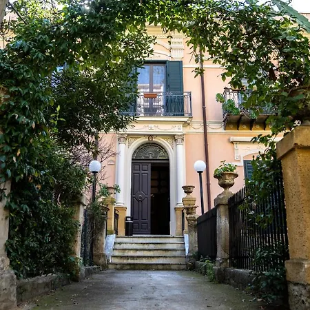 Alojamento de Acomodação e Pequeno-almoço Mansion Pirandello 3*